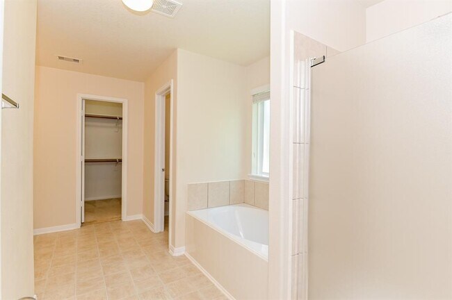 Building Photo - 3318 Zephyr Glen Way