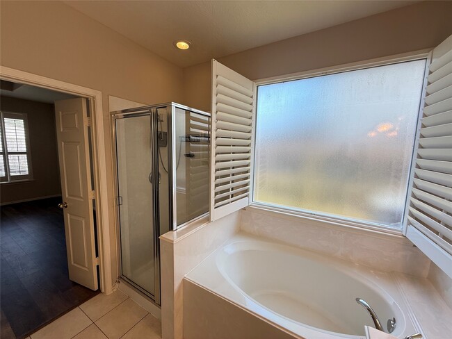 Building Photo - 5126 Winterwood Dr