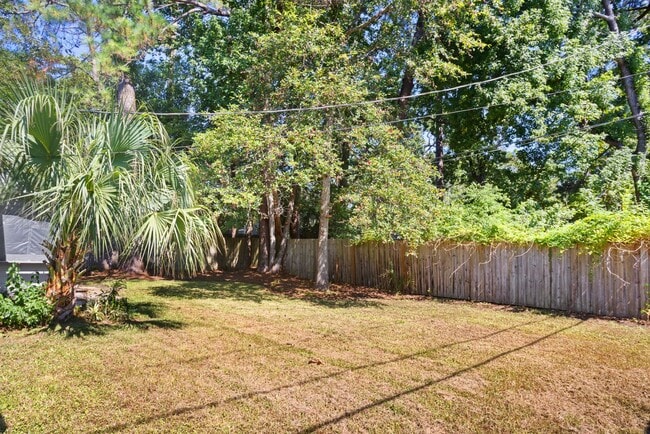 Building Photo - Charming 3 Bedroom/1.5 Bath home on Wilmington Island.