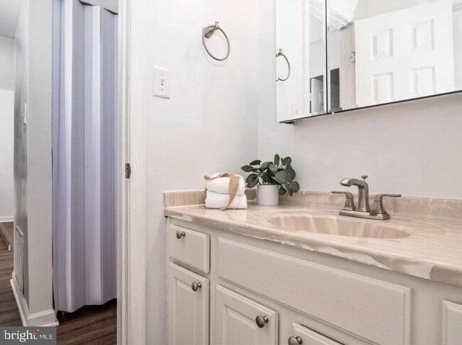 Building Photo - 1468 Lowell Ct