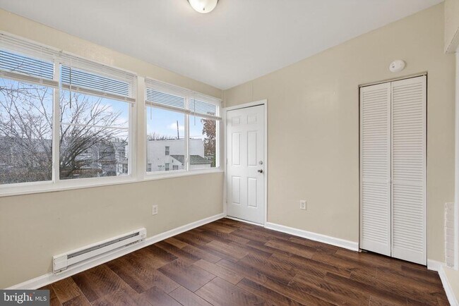 Building Photo - 3207 11th Pl SE