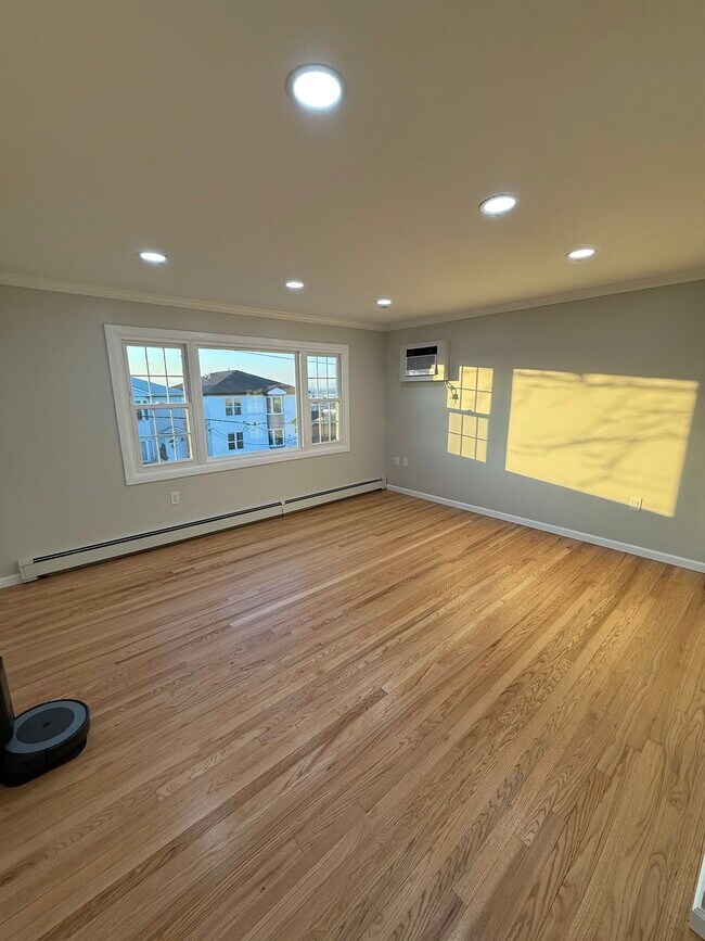 Building Photo - 6500 Columbia Ave