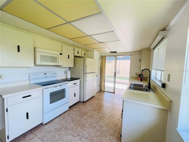 Building Photo - 428 Breakwater Dr