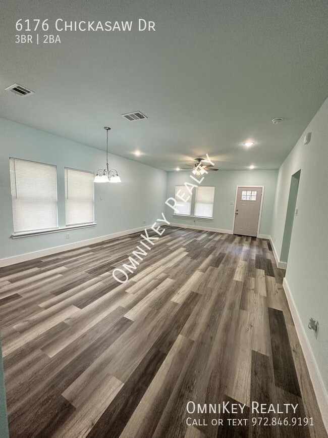 Building Photo - 6176 Chickasaw Dr