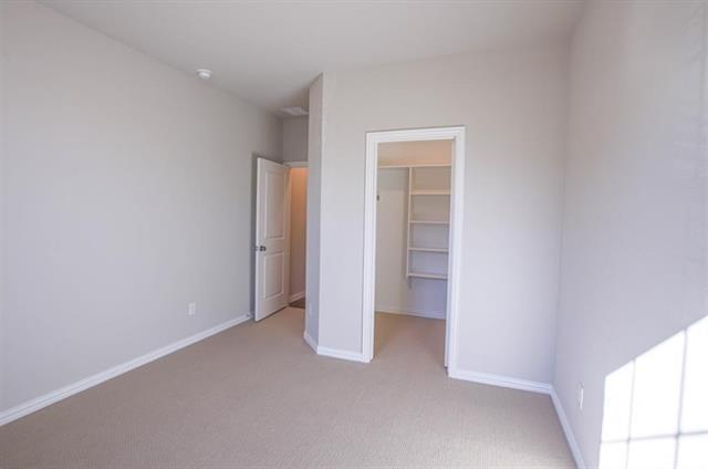 Building Photo - 1708 Daisy Corner Dr