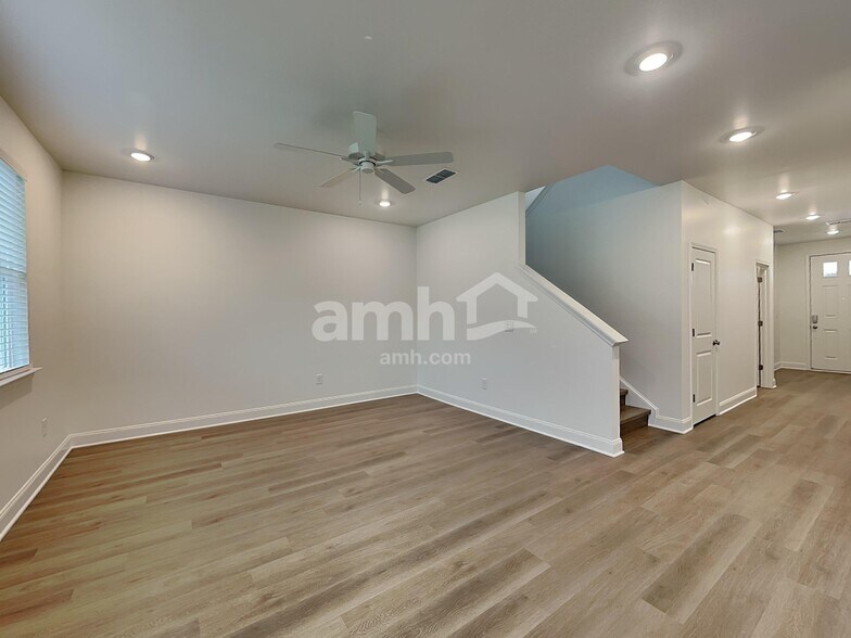Building Photo - 965 Carnelian Ln