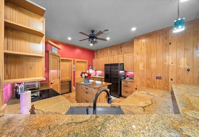 Building Photo - 3135 NE 49th St