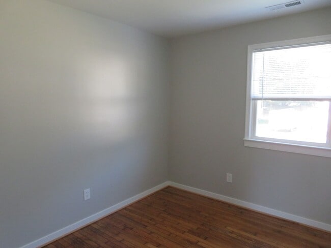 Building Photo - Hopewell