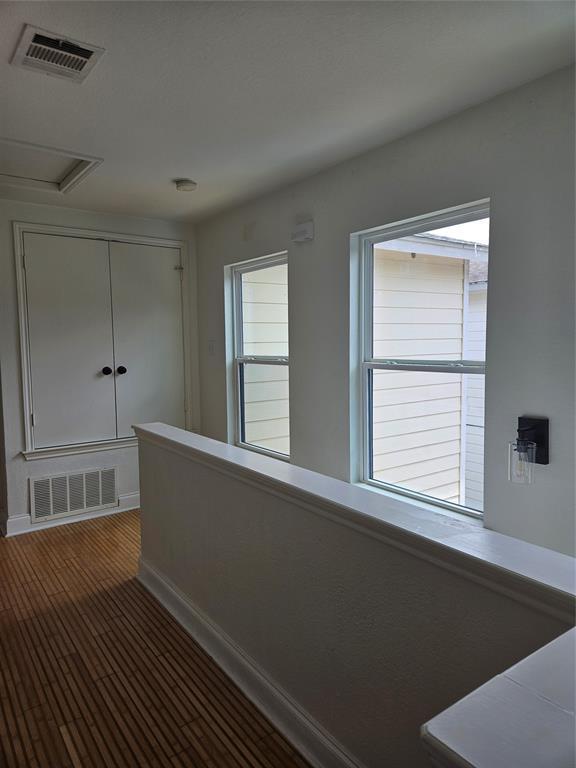 Building Photo - 13400 Coomes Dr