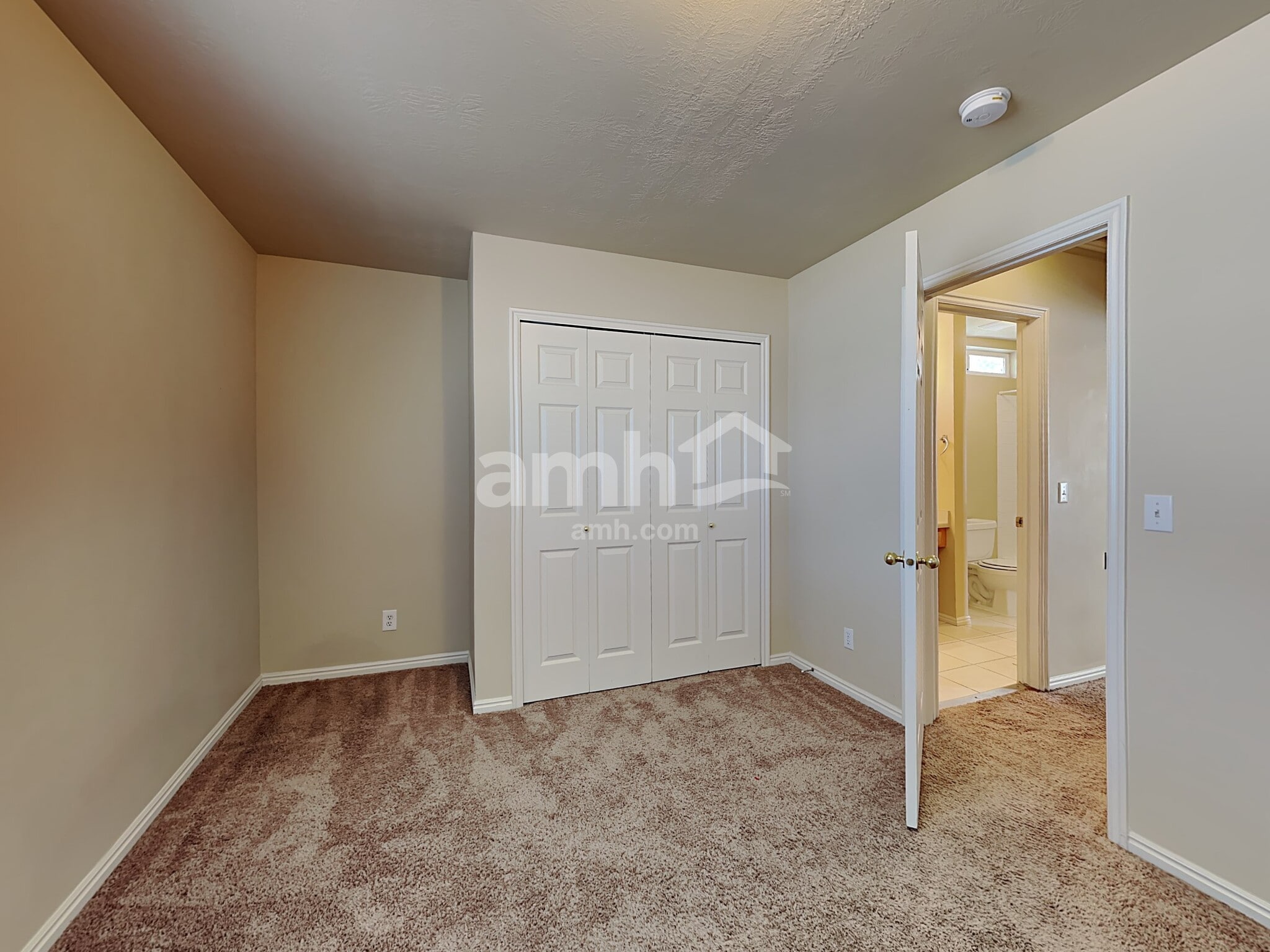 Building Photo - 4342 S Jocelyn Way