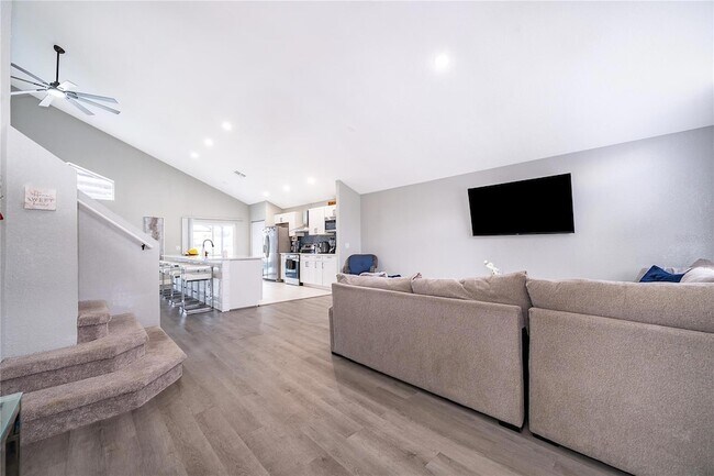 Building Photo - 3007 Stillwater Dr