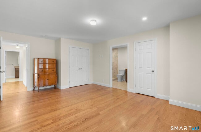 Building Photo - 18 Madeline Dr