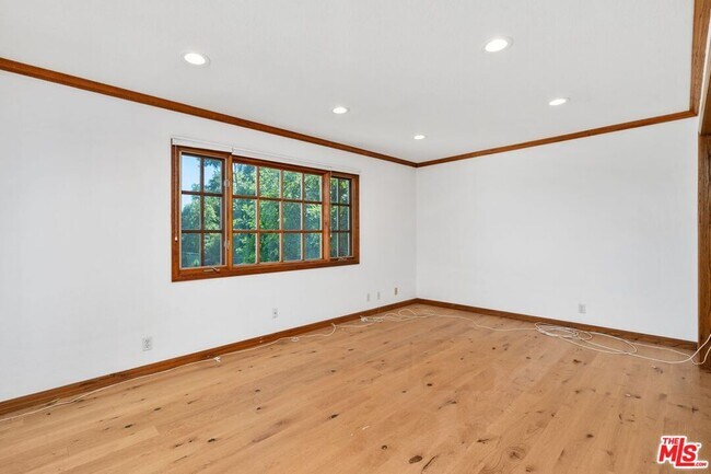Building Photo - 21663 Ulmus Dr
