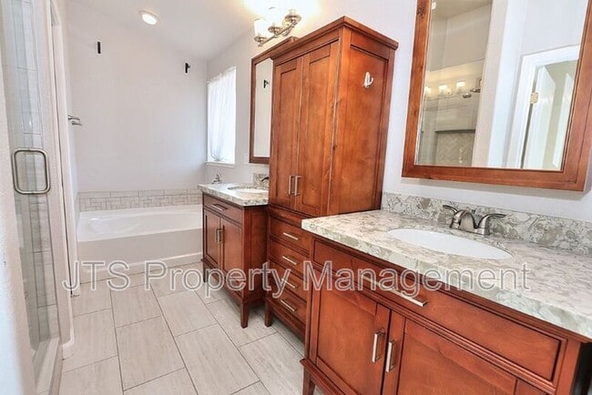 Building Photo - 3232 Balada Way