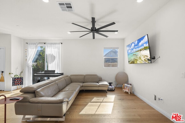 Building Photo - 27751 Dyer Wy