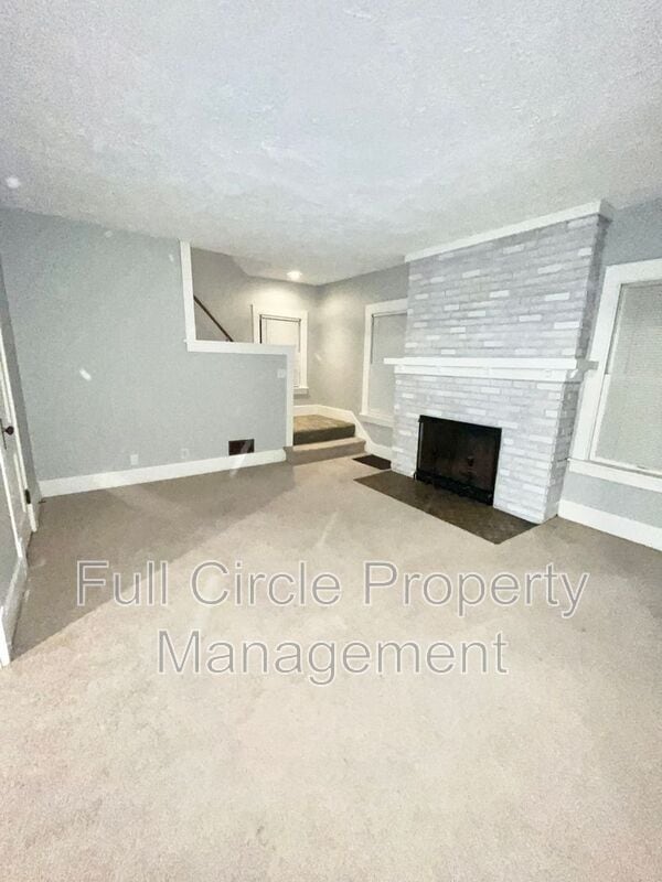 Building Photo - 2577 Ida St