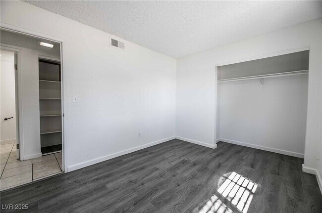 Building Photo - 5317 Redberry St