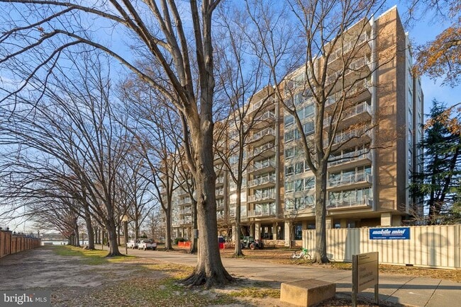 Building Photo - 1435 4th St SW