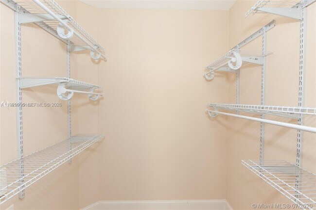 Building Photo - 3001 NE 185th St