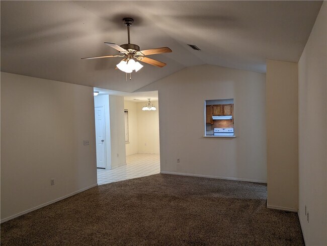 Building Photo - 2082 E Farr Ln