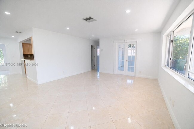 Building Photo - 783 W 78th St