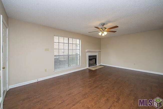 Building Photo - 10213 Ballina Ave