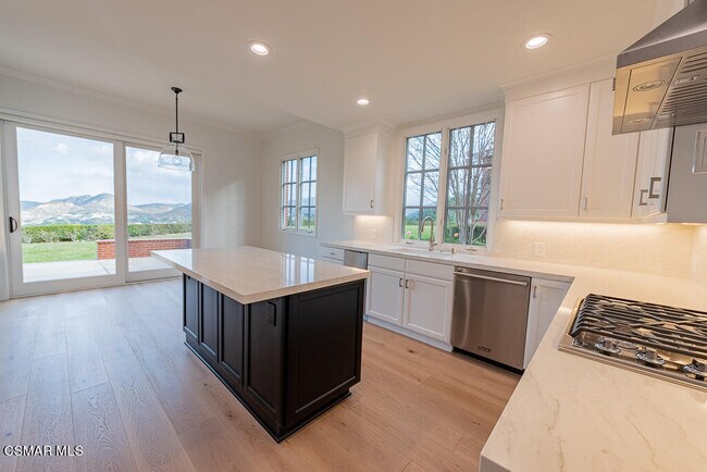 Building Photo - 2390 Crombie Ct