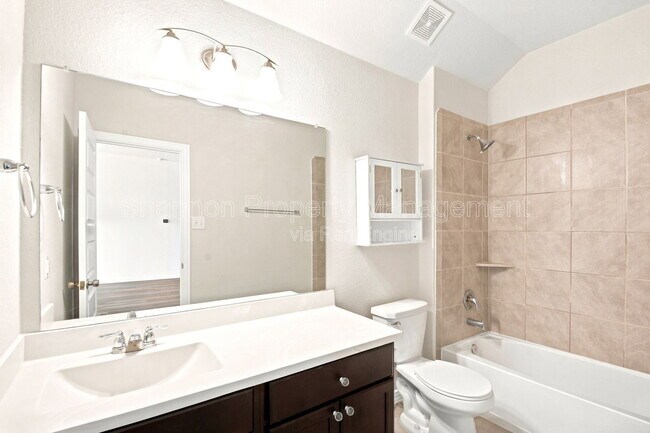Building Photo - 1202 Vilamoura Ct