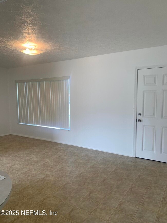 Building Photo - 5780 Cedar Forest Dr E