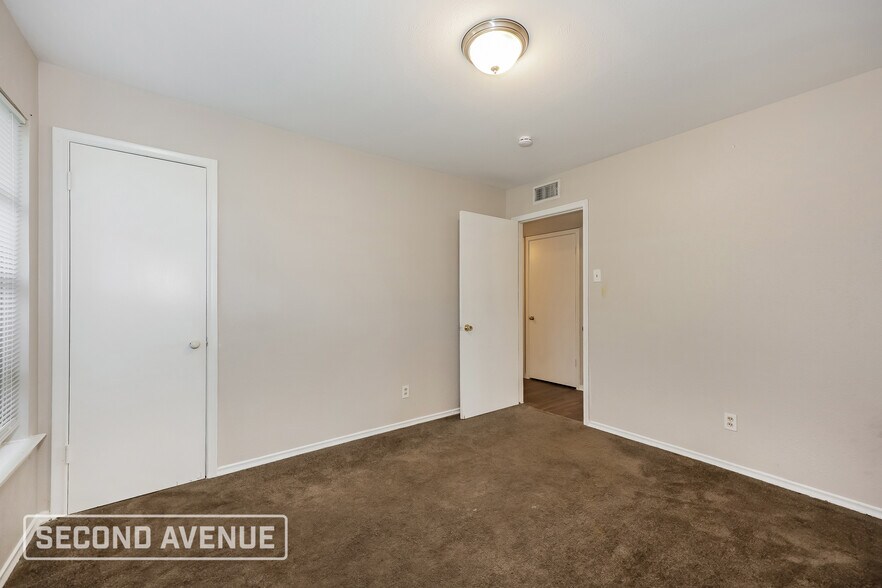 Building Photo - 3347 Navajo Pl