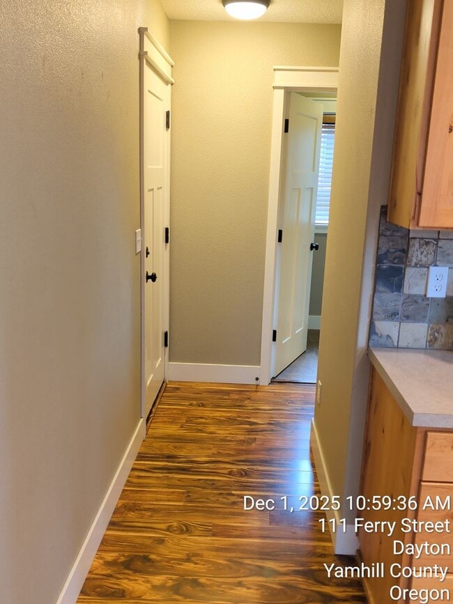 Building Photo - 111 Ferry St