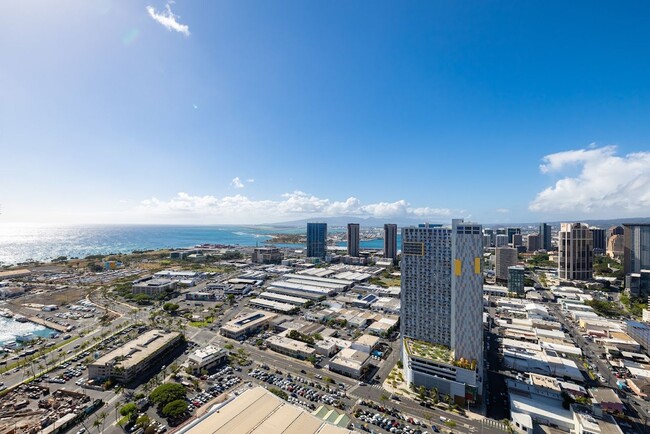 Building Photo - 2160
