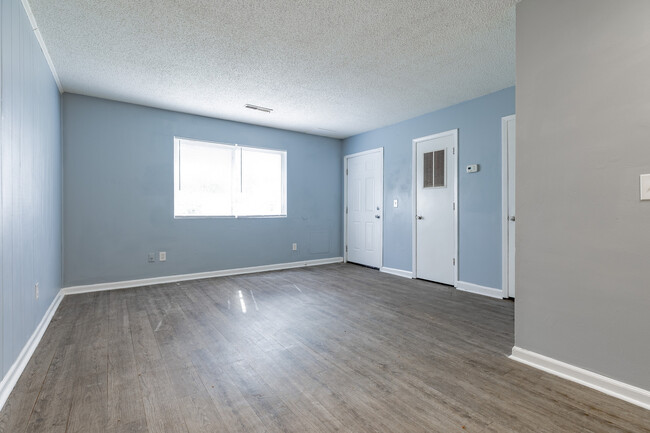 Living Room2 - Kenwood Garden Apartments