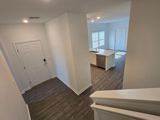 Building Photo - 3 bedroom 2.5 Bath in Tara Baywood