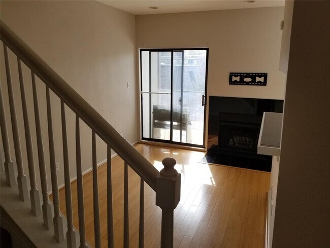 Building Photo - 4203 Holland Ave