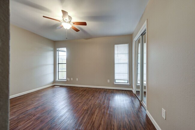 Building Photo - * * * $250 Move-in Special * * * Charming 2-Bedroom / 2-Bathroom Retreat! * * * $250 Move-in Spec...