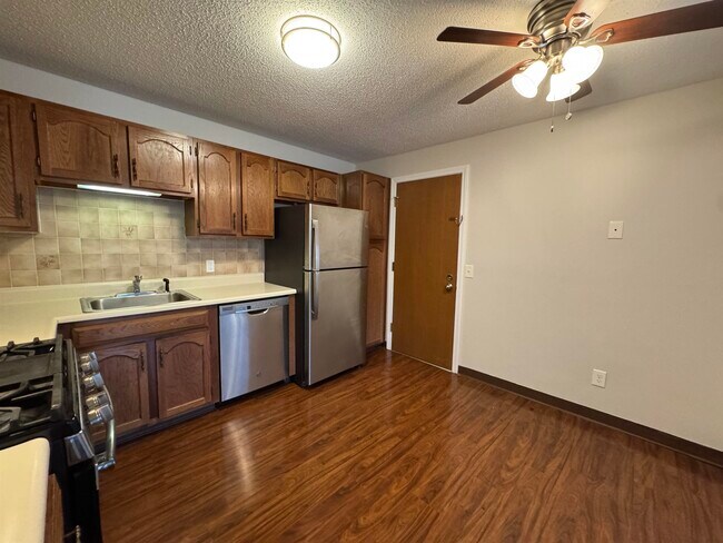 Building Photo - 379 Huse Rd