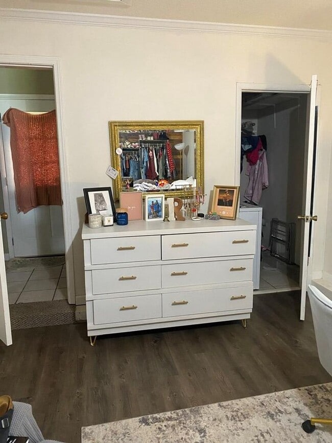 Building Photo - 126 Glenwood Ave