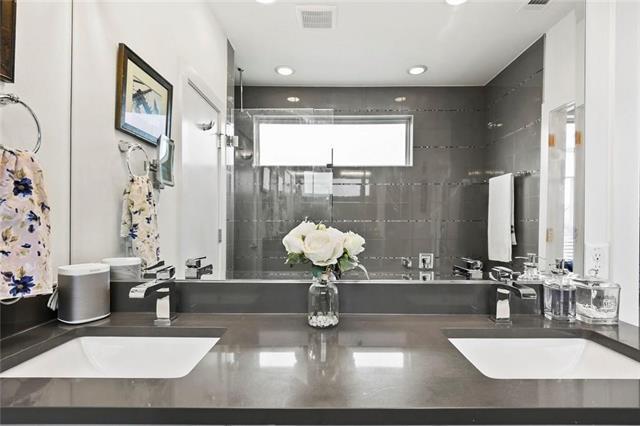 Building Photo - 1911 Summit Ave