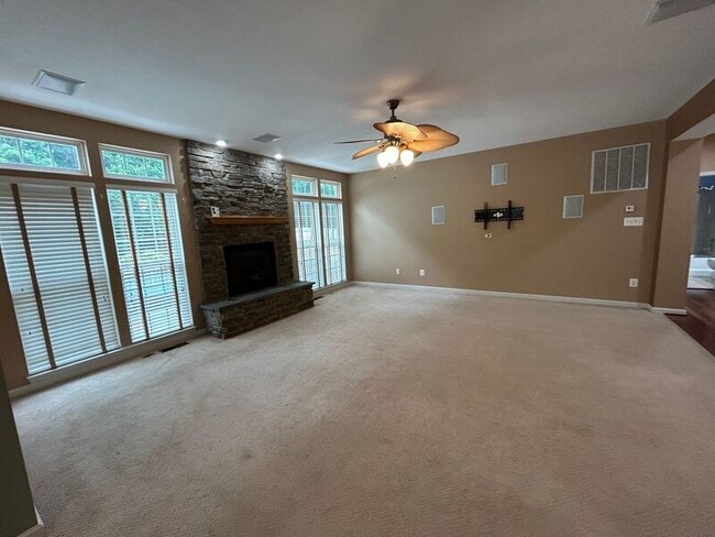 Building Photo - 40 Nugent Dr