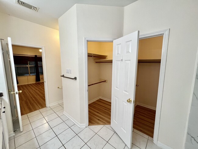 Building Photo - 13310 Misty Mill Dr