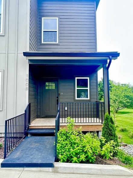 Building Photo - 1008 Fontaine Dr