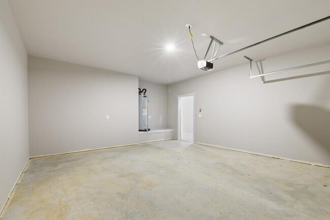 Building Photo - 24700 Whitney Dr