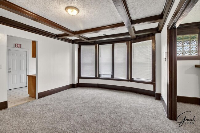 Building Photo - 58/60 Alger - FDR - T