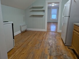 Building Photo - 25 Bunker Hill St