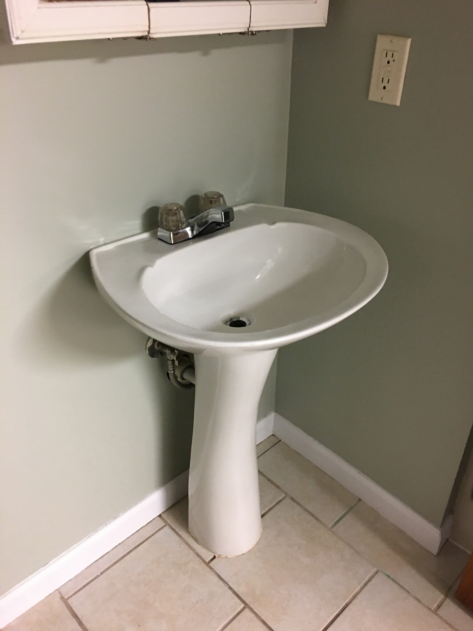 Building Photo - 725 E 5th St