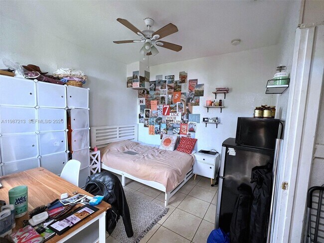 Building Photo - 2040 NE 183rd St