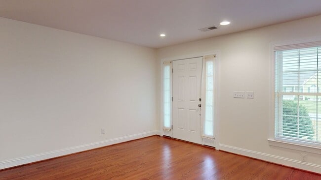 Building Photo - 202 Tidewater Dr