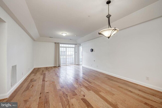 Building Photo - 9204 Charleston Dr