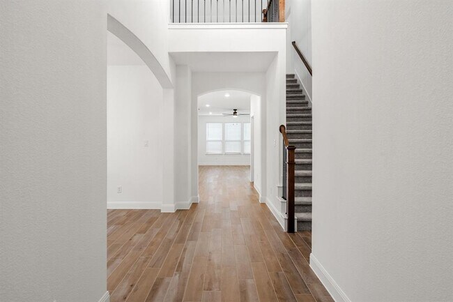 Building Photo - 201 Bristlecone Bend